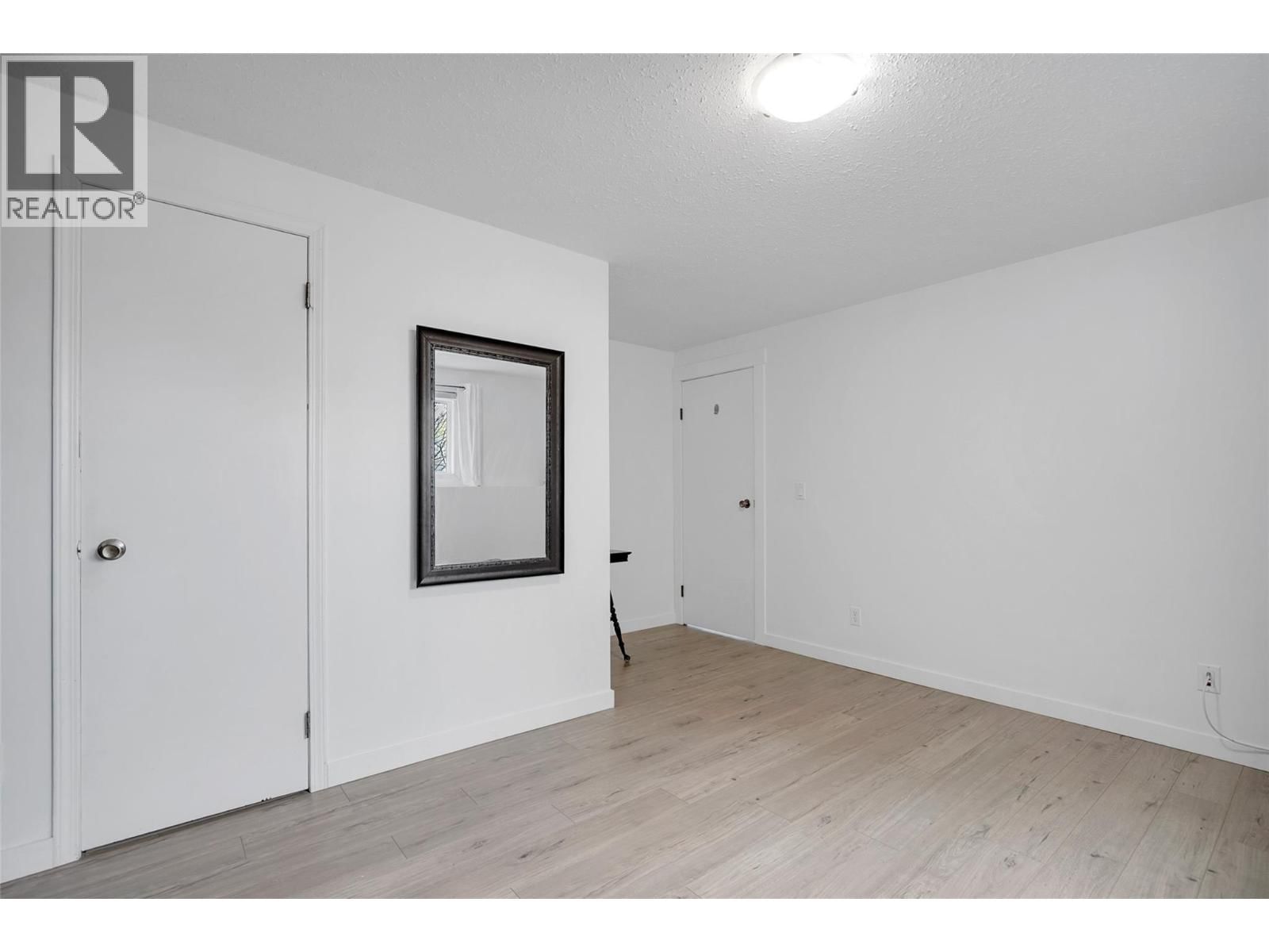 805 CAMELIA ROAD Image 26