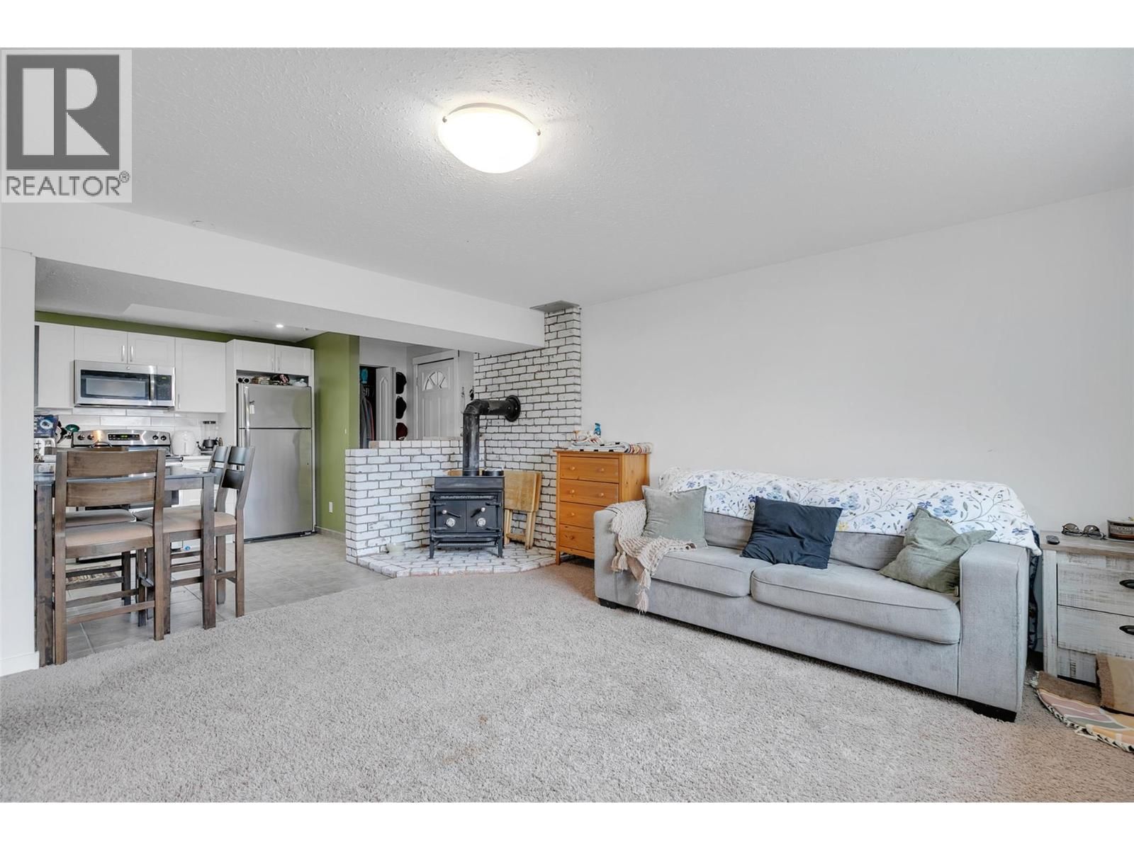 805 CAMELIA ROAD Image 29