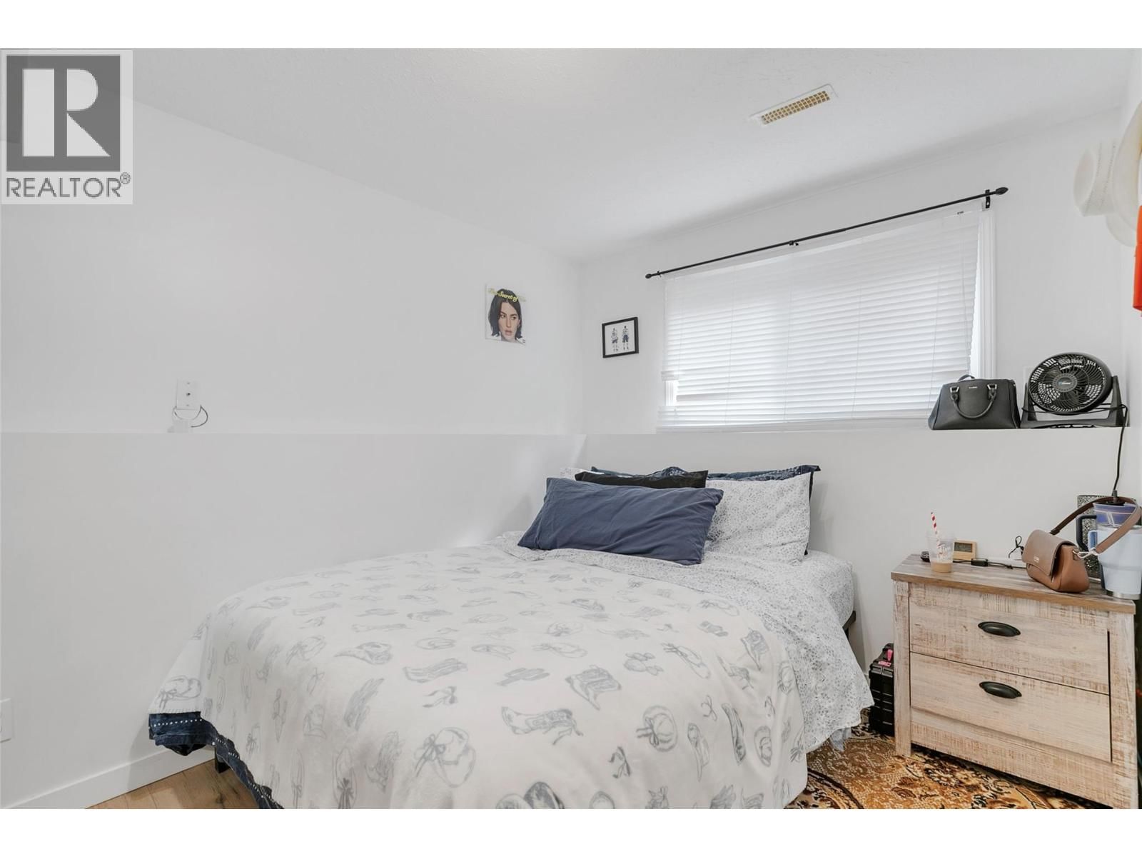 805 CAMELIA ROAD Image 35