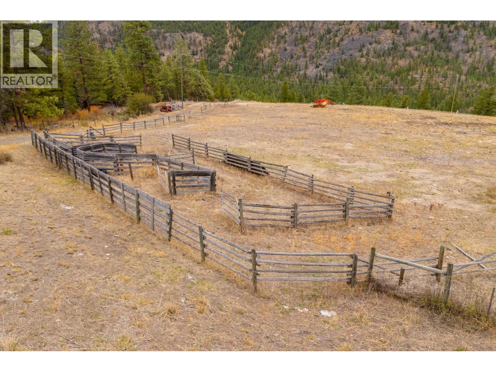 3816 PETIT CREEK ROAD Image 45