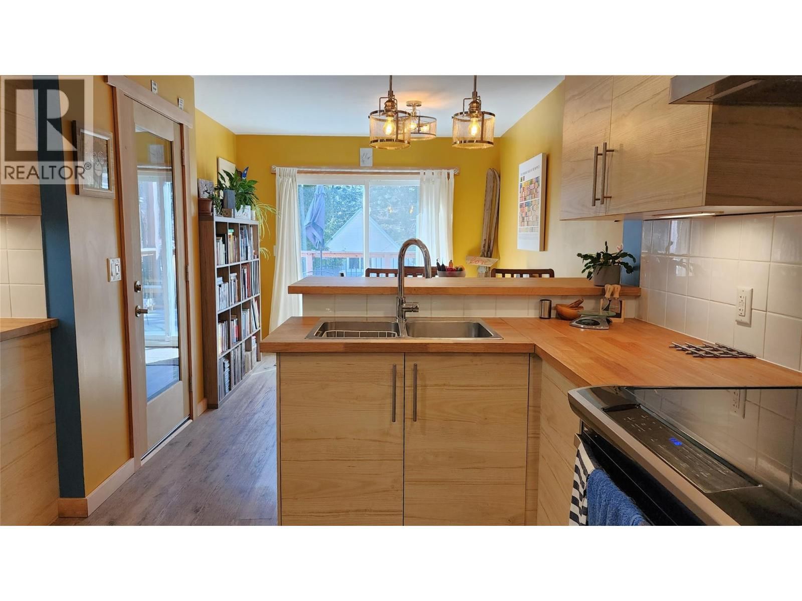 1675 LEROI AVENUE Image 13