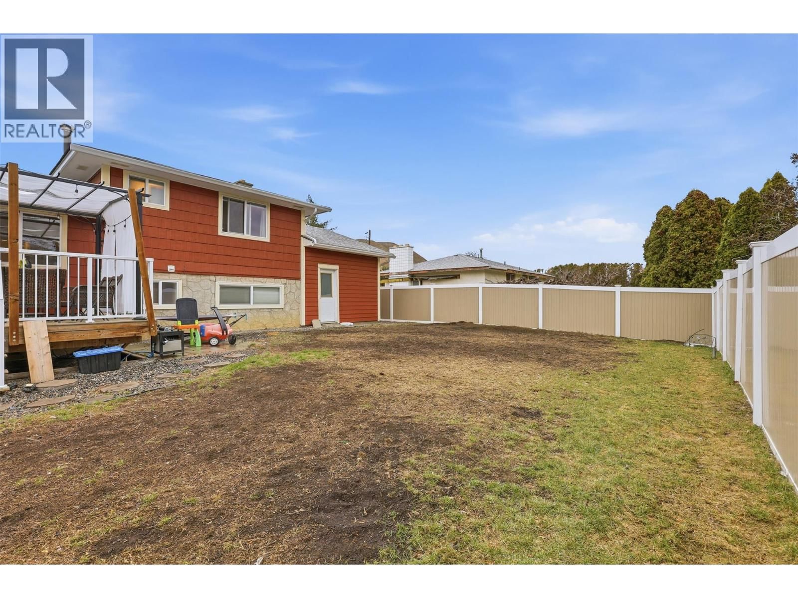 2569 CRESTLINE PLACE Image 40