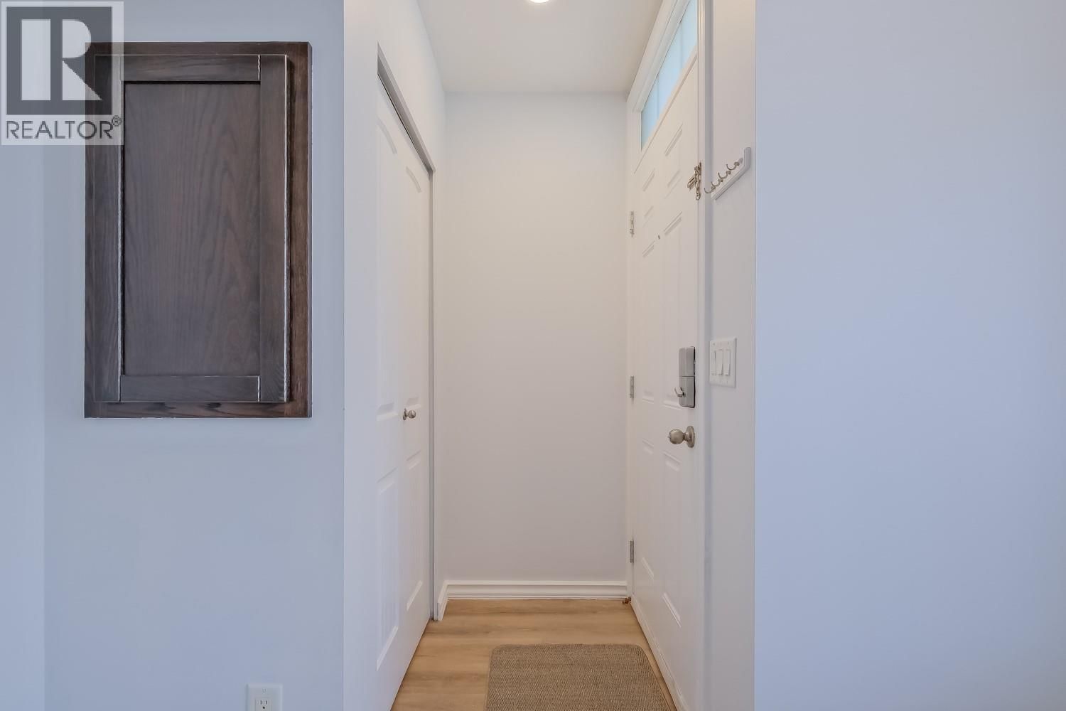 101 - 423 TENNIS STREET Image 20