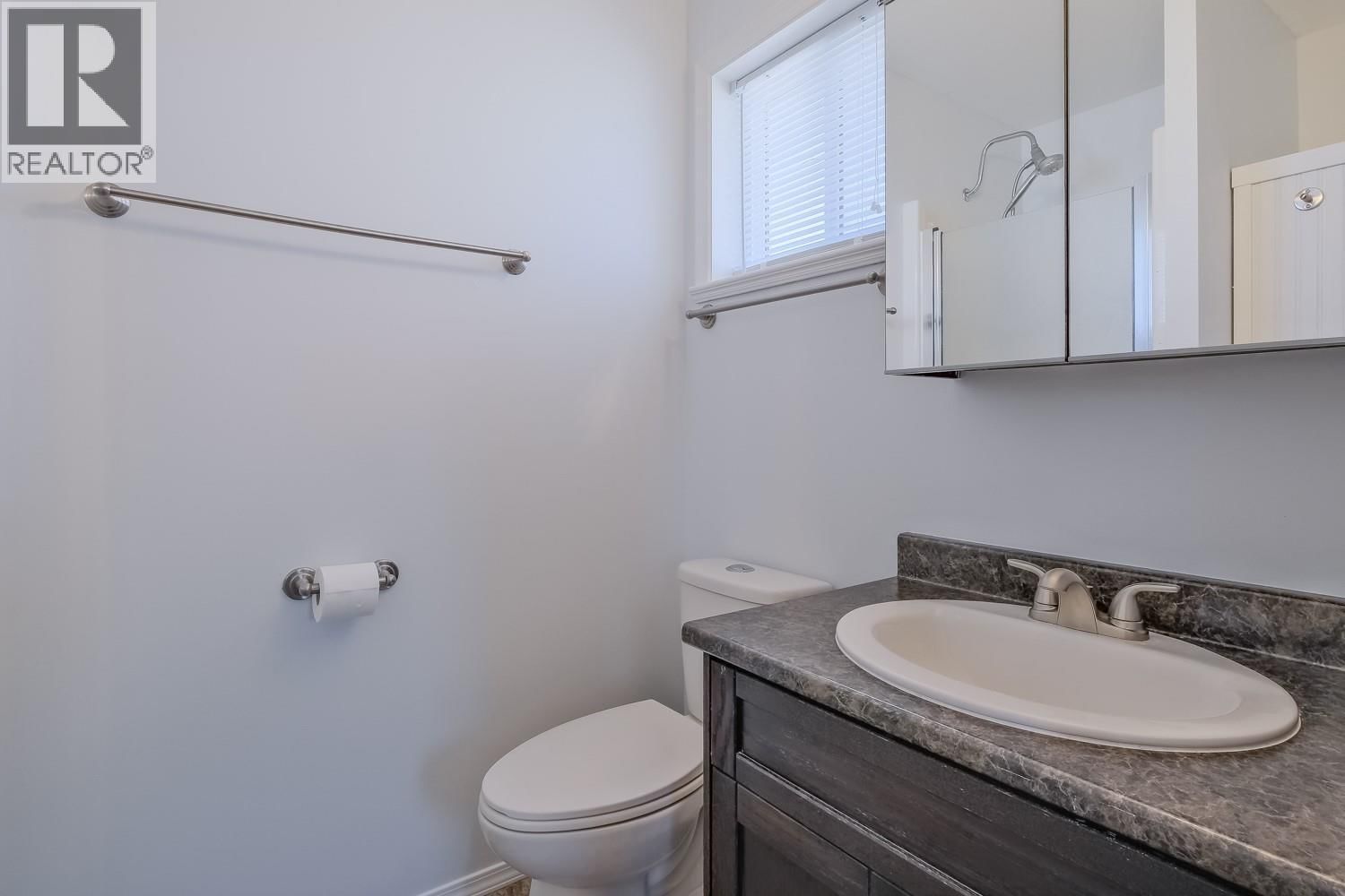 101 - 423 TENNIS STREET Image 29