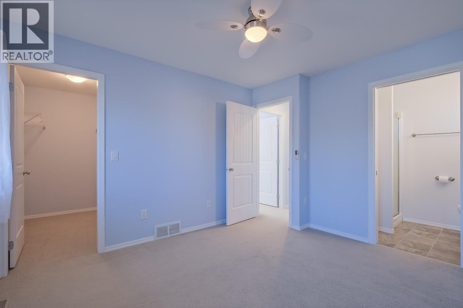 101 - 423 TENNIS STREET Image 32