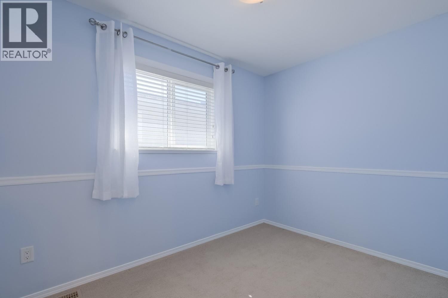 101 - 423 TENNIS STREET Image 36