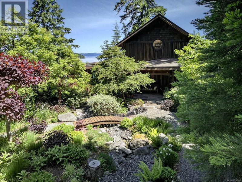 405 Roland Road Salt Spring British Columbia, V8K 1V1 - 2 Bedrooms Waterfront Home For sale
