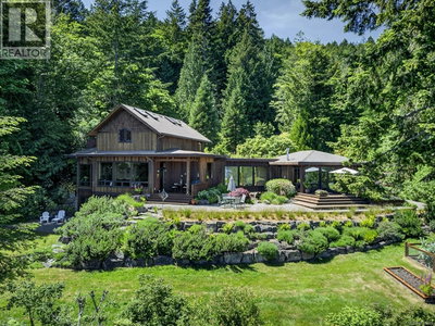 405 Roland Road | Salt Spring British Columbia | Slide Image Three