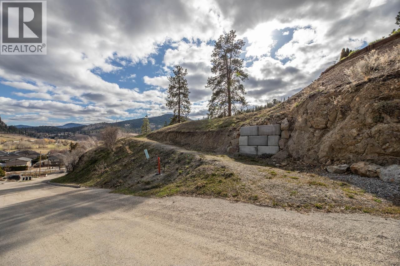 12402 BLAGBORNE Avenue, Summerland, British Columbia V0H 1Z8