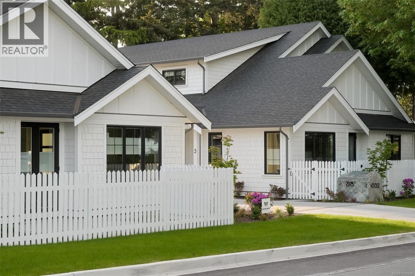 1 5032 Wesley Road property photo