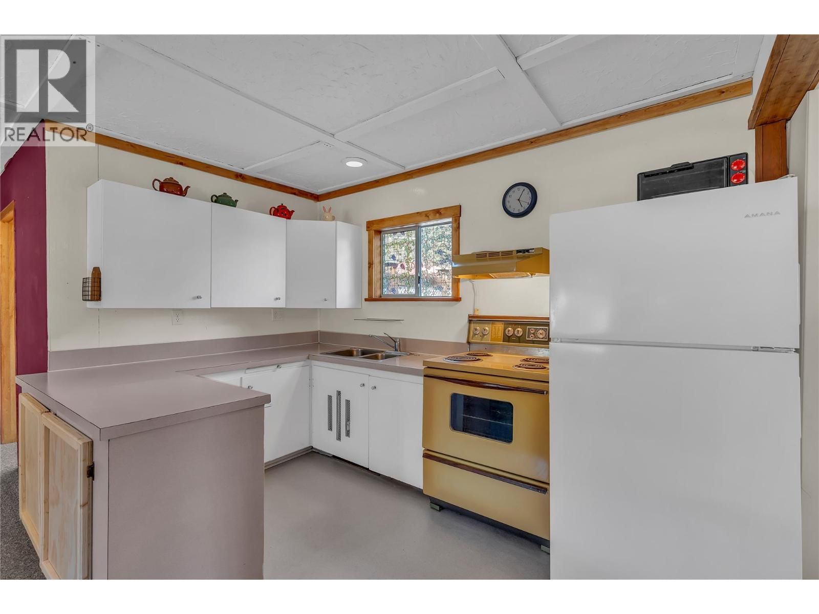 2615 NICOLA AVENUE Image 11