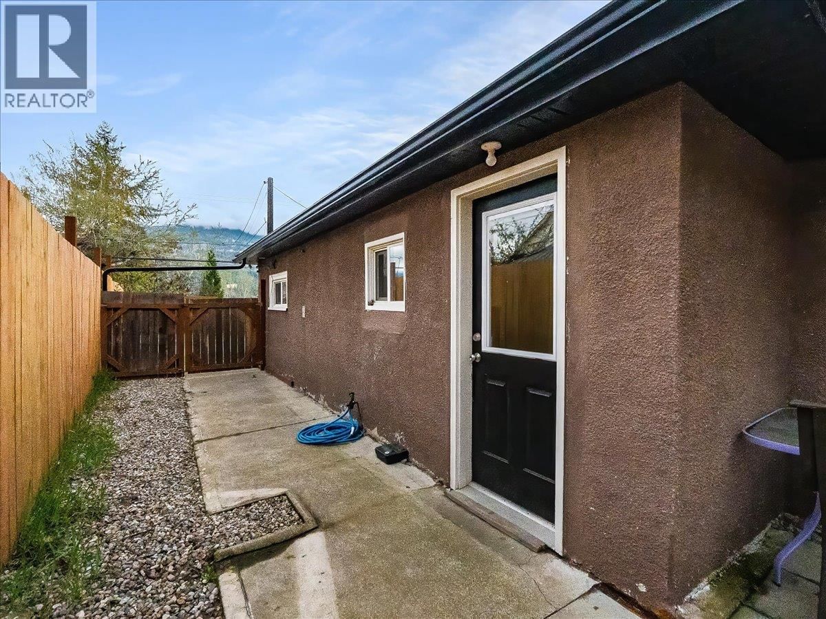 2006 DANIEL STREET Image 4