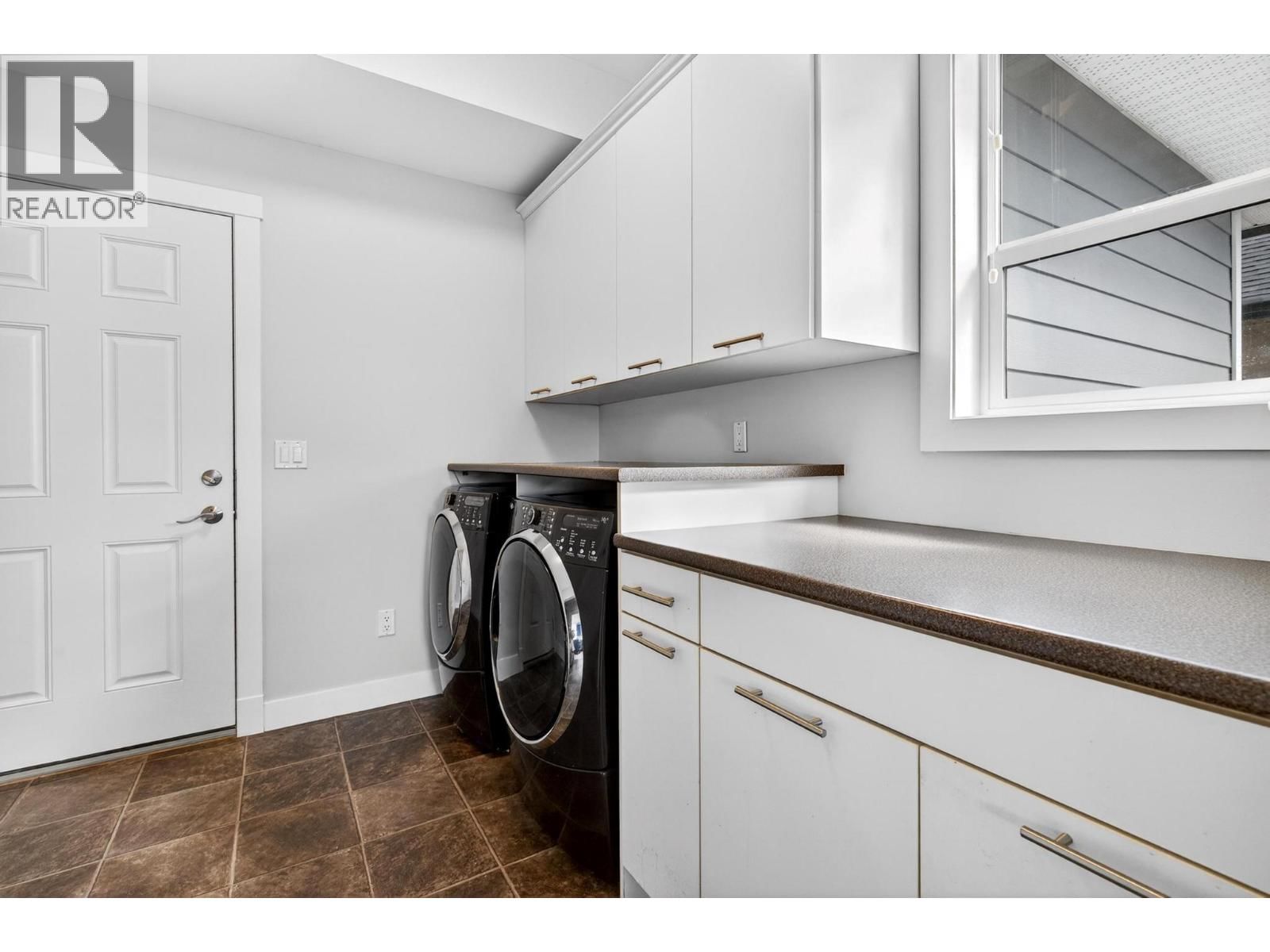 1894 HIDDEN LAKE PLACE Image 26