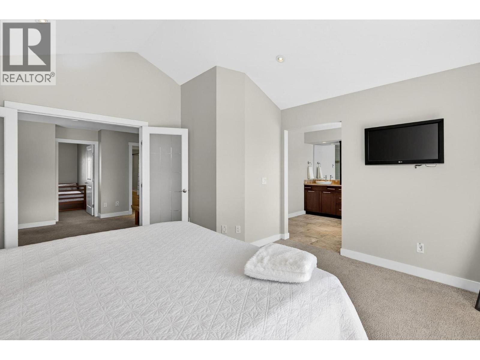 1894 HIDDEN LAKE PLACE Image 34