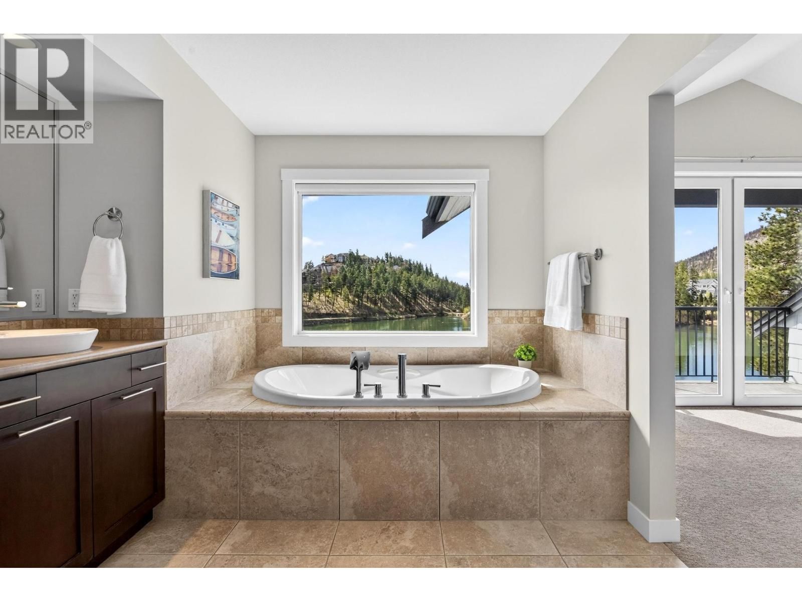 1894 HIDDEN LAKE PLACE Image 35