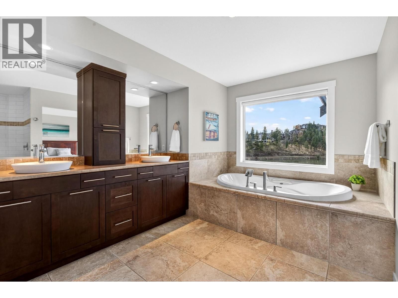 1894 HIDDEN LAKE PLACE Image 36