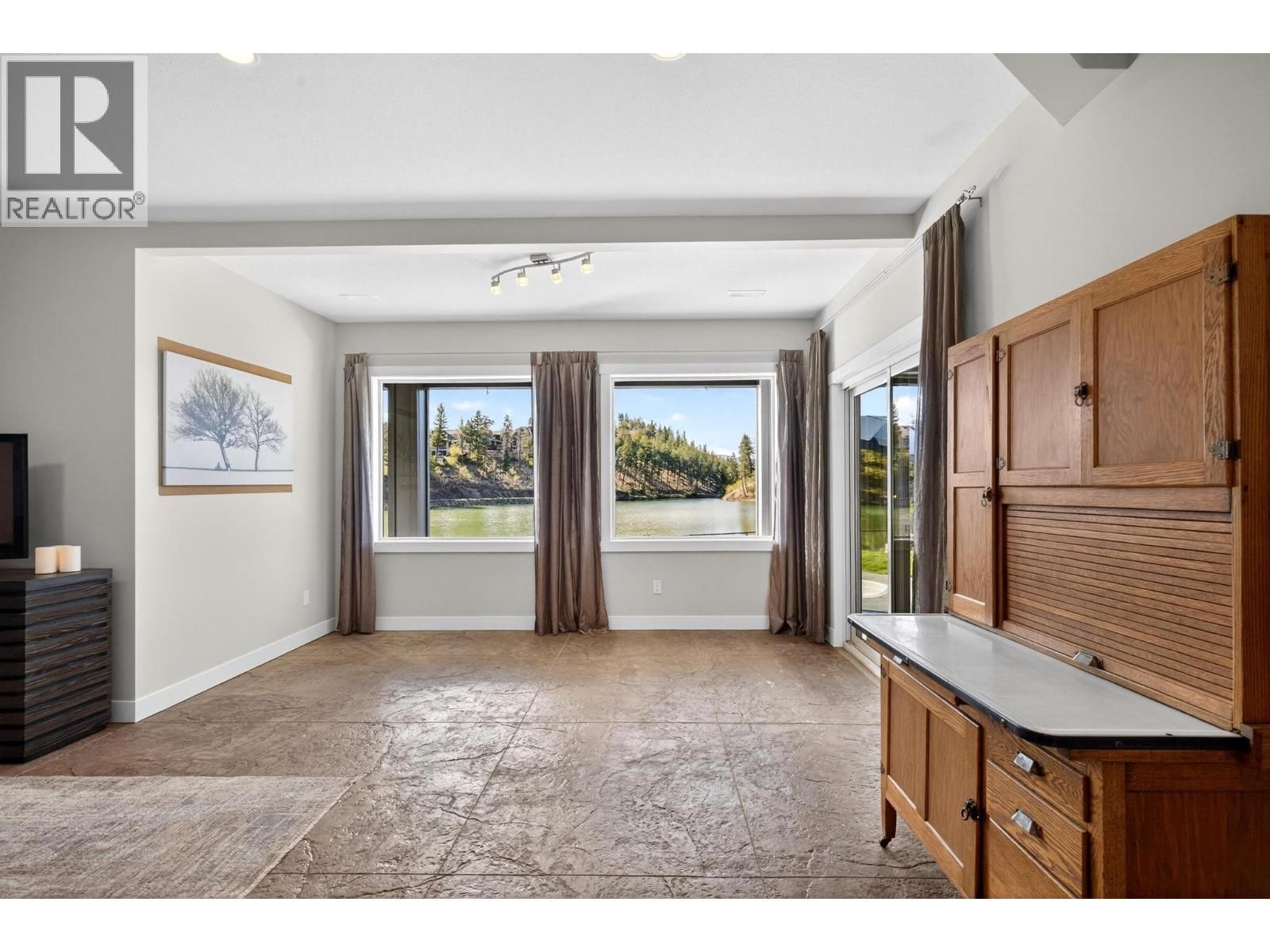 1894 HIDDEN LAKE PLACE Image 42