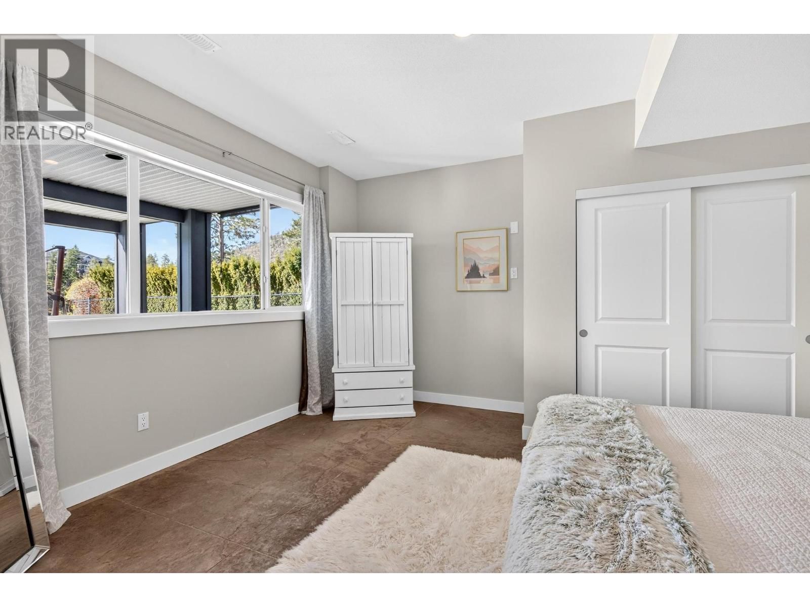 1894 HIDDEN LAKE PLACE Image 44