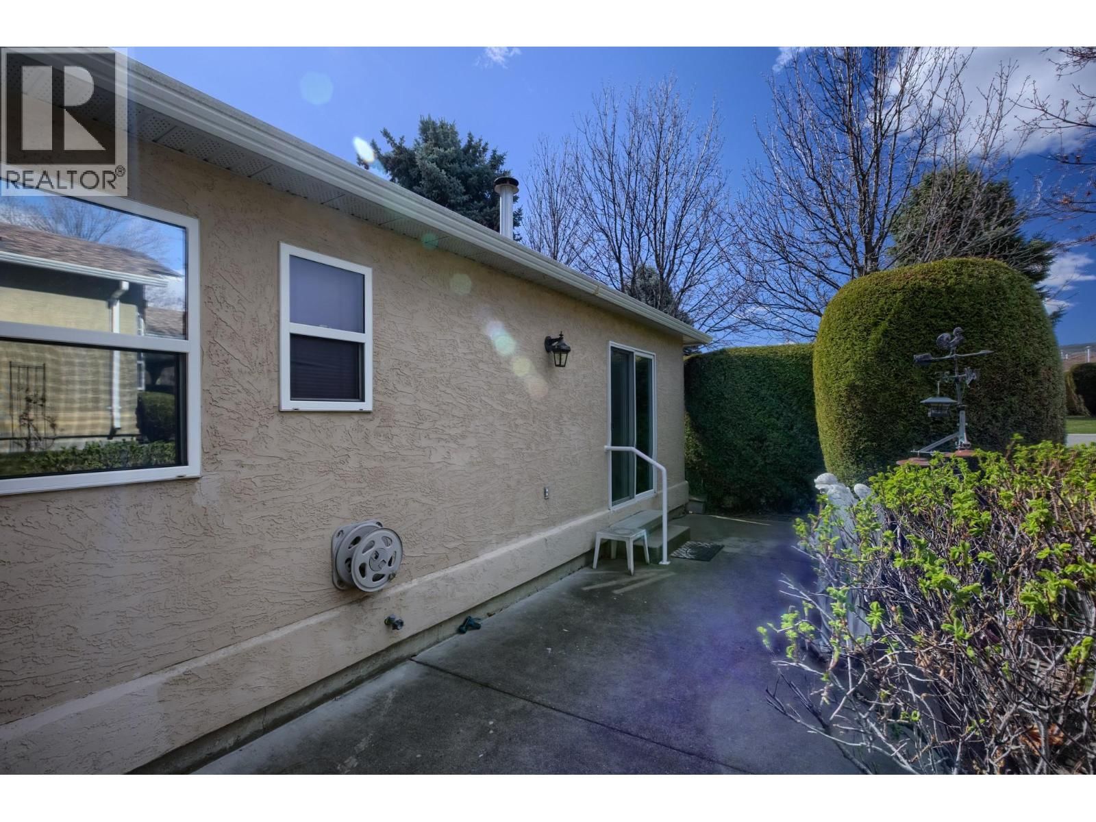 20 - 2210 LOUIE DRIVE Image 25