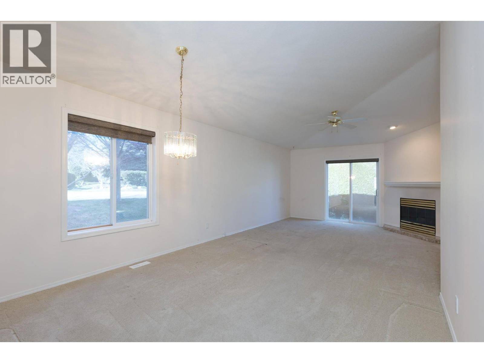 20 - 2210 LOUIE DRIVE Image 6