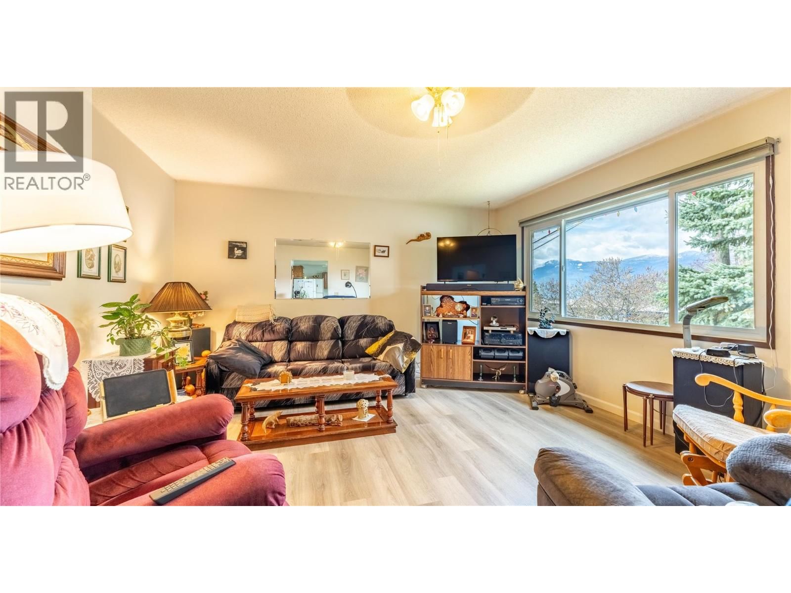 234 12TH AVENUE NORTH Image 8