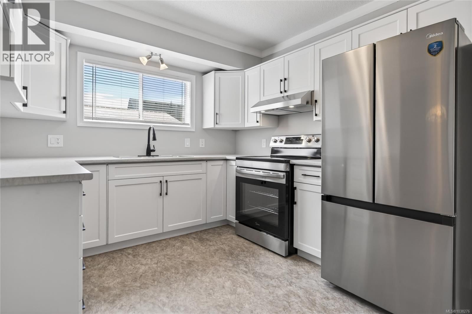 1377 Ocean View Avenue property photo