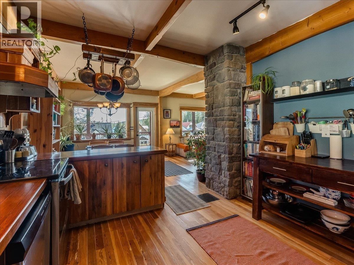 1876 PLANER CRESCENT Image 3