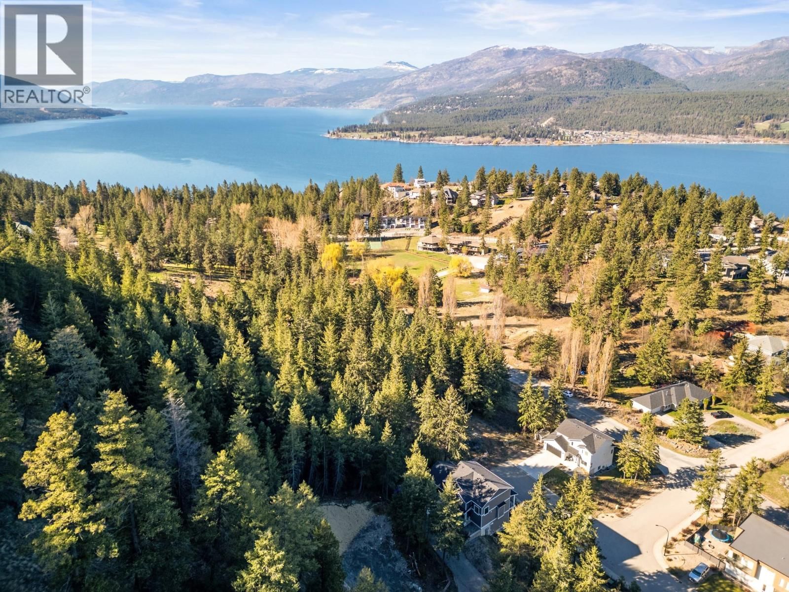 7 GARMISCH ROAD Image 11