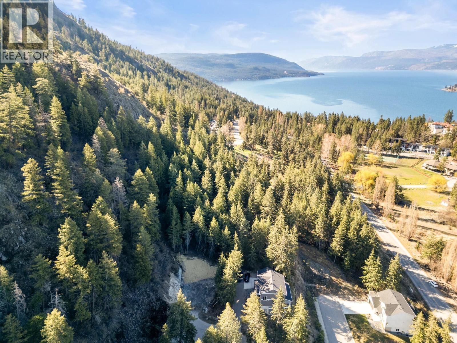 7 GARMISCH ROAD Image 12