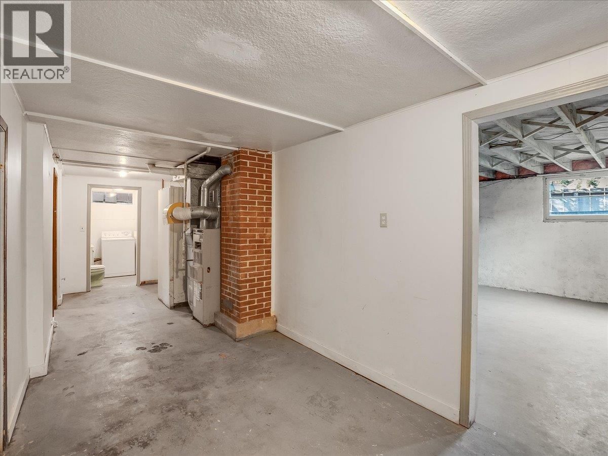 2172 SECOND AVENUE Image 23