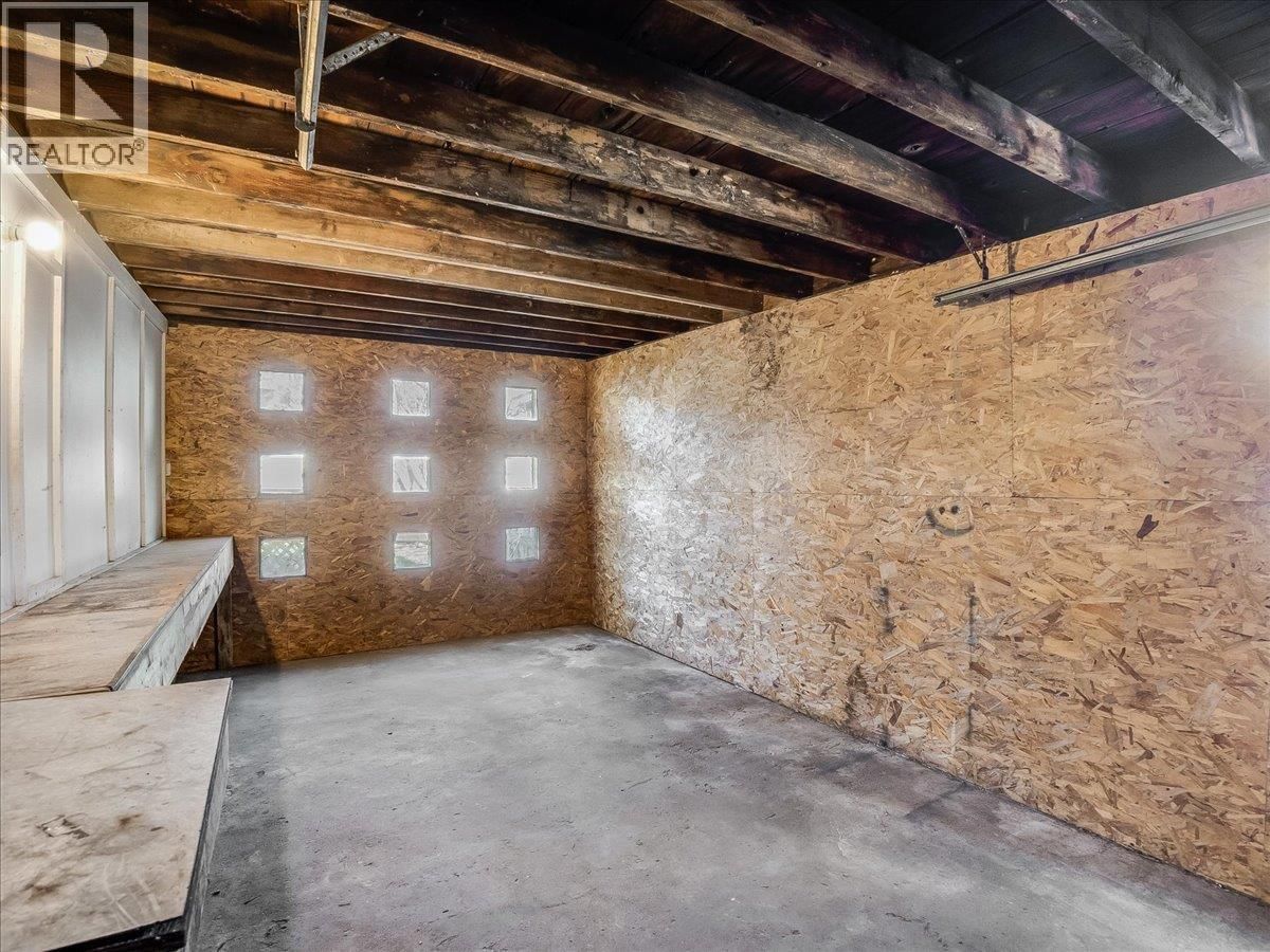 2172 SECOND AVENUE Image 30