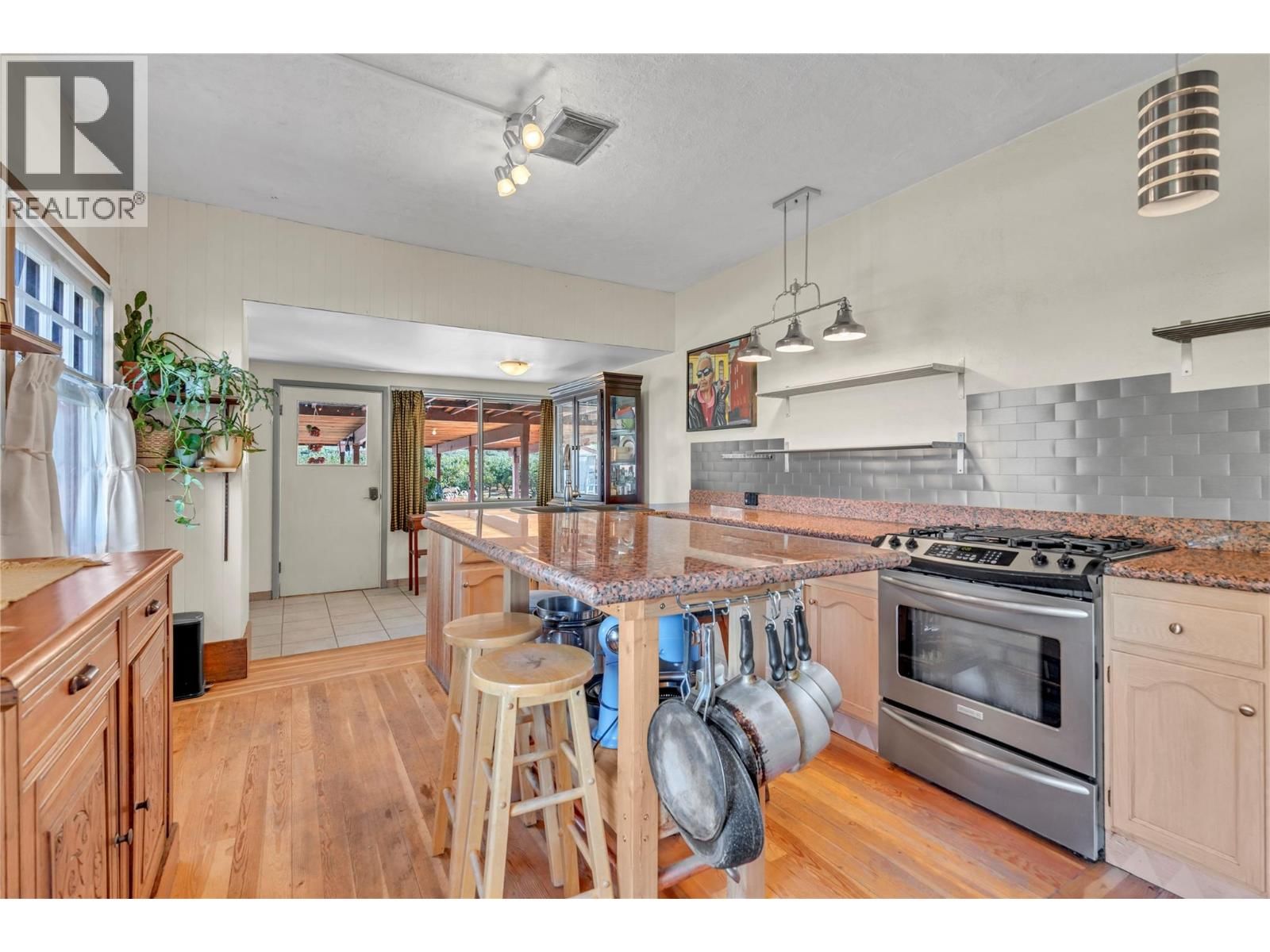 235 MIDDLE BENCH ROAD NORTH Image 4