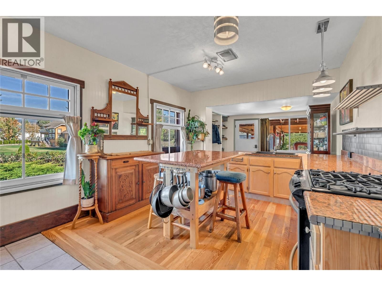 235 MIDDLE BENCH ROAD NORTH Image 7