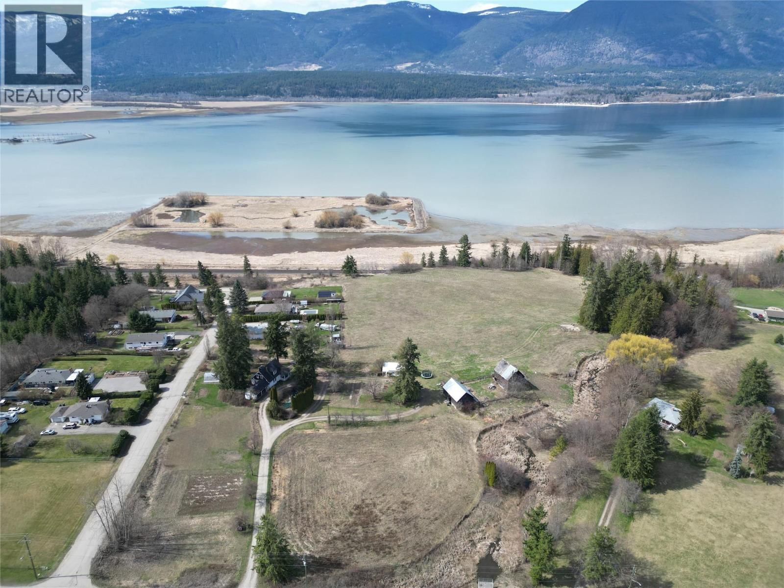 2351 Lakeshore Road Northeast, Salmon Arm, British Columbia V1E 3X9