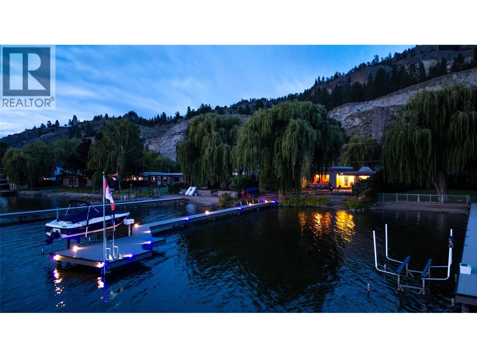4589 Lakeside Road, Penticton, British Columbia V2A 8W4