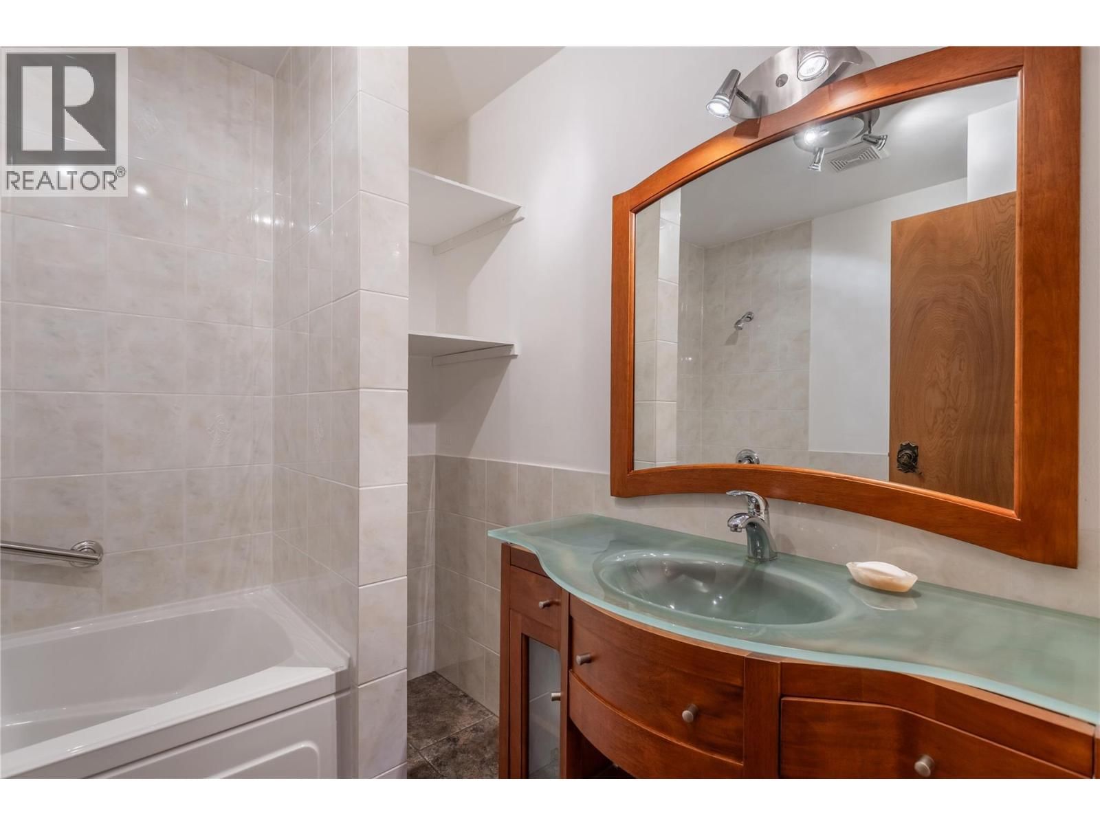 3915 TREPANIER HEIGHTS AVENUE Image 23