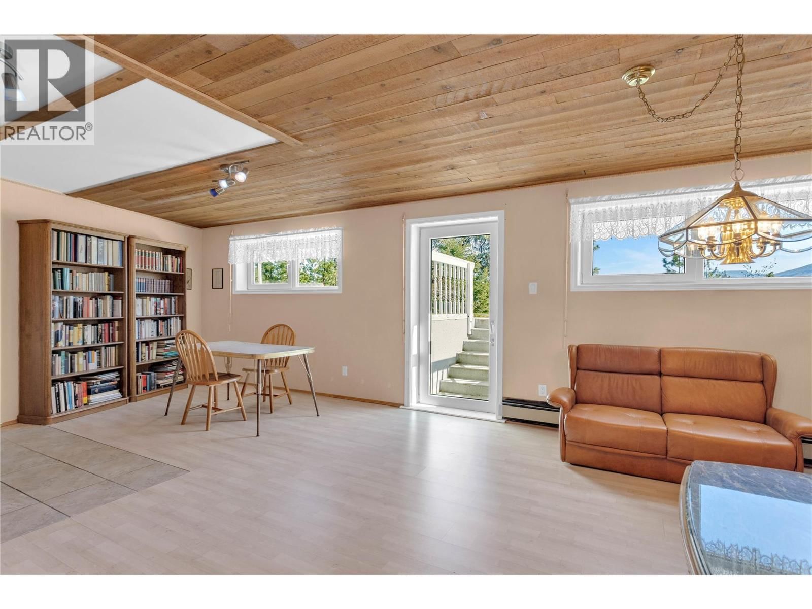 3915 TREPANIER HEIGHTS AVENUE Image 26