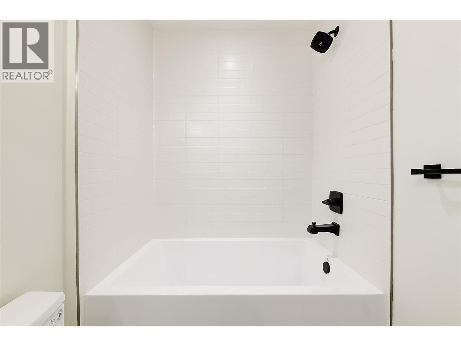 3 - 3590 REDECOPP ROAD Image 31