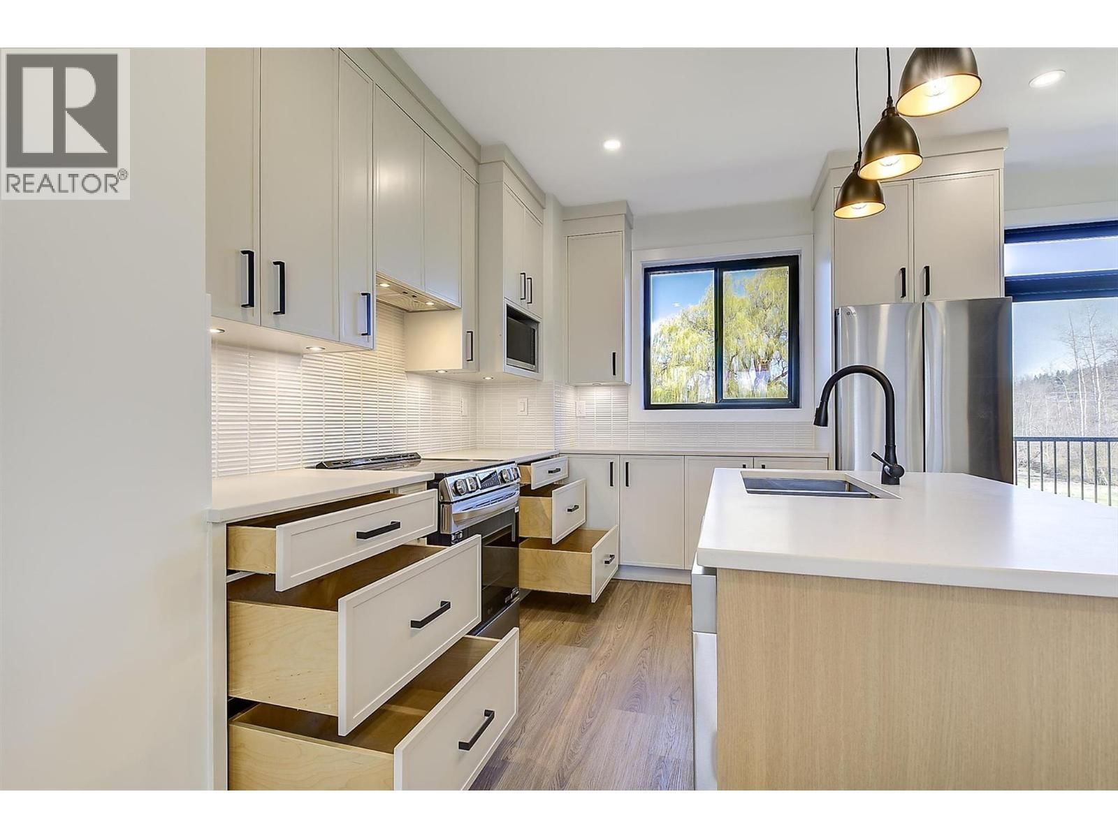 4 - 3590 REDECOPP ROAD Image 18