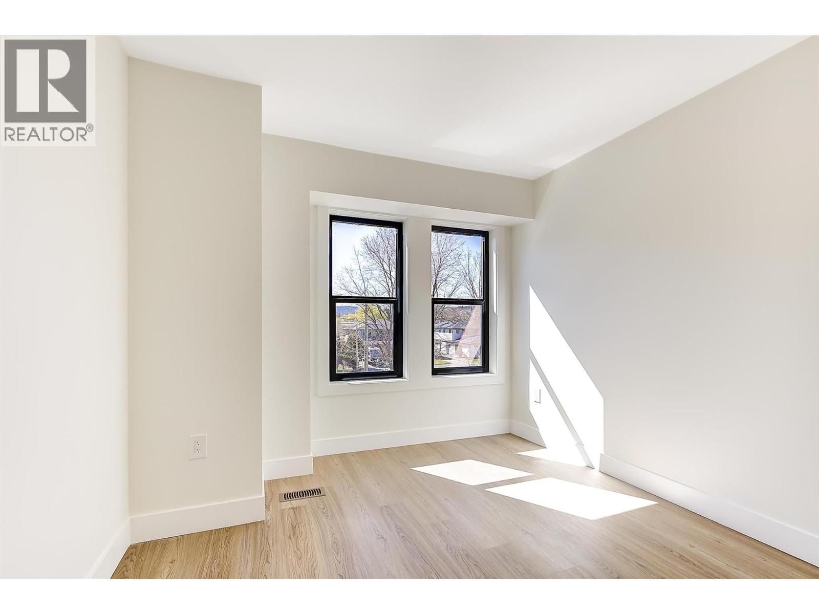 4 - 3590 REDECOPP ROAD Image 28