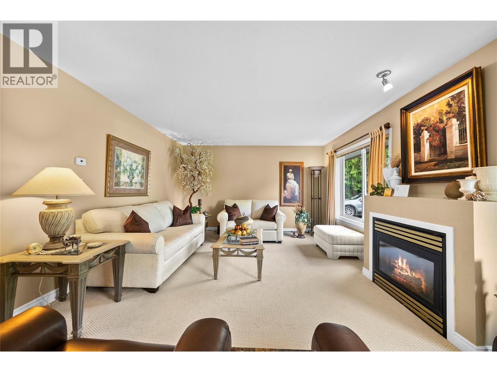 2524 PARKDALE PLACE Image 2