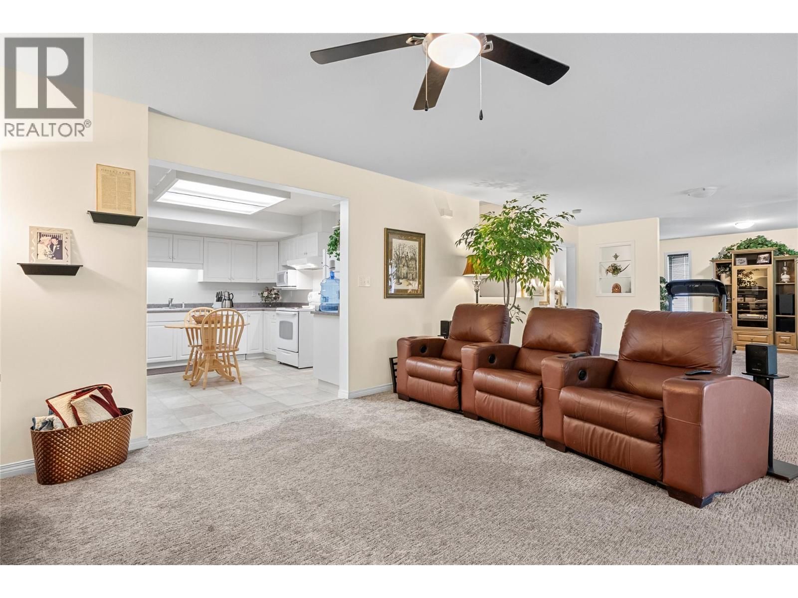 2524 PARKDALE PLACE Image 22