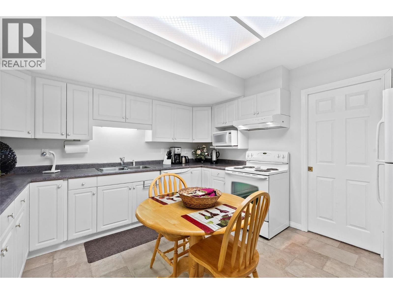 2524 PARKDALE PLACE Image 25