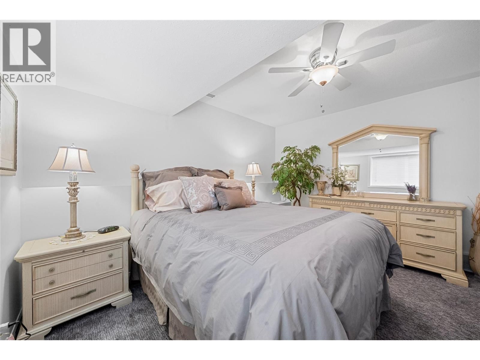 2524 PARKDALE PLACE Image 27