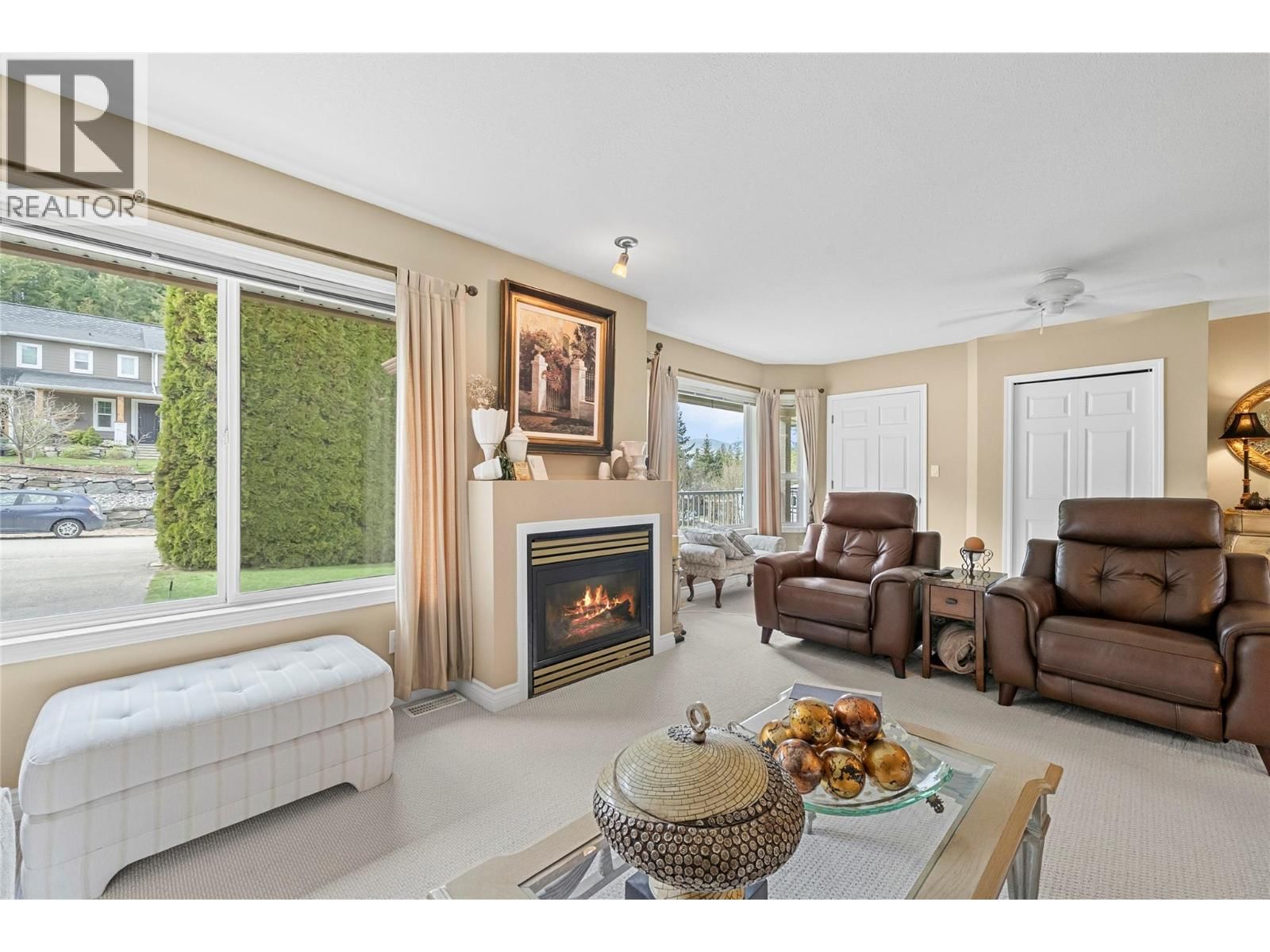 2524 PARKDALE PLACE Image 4