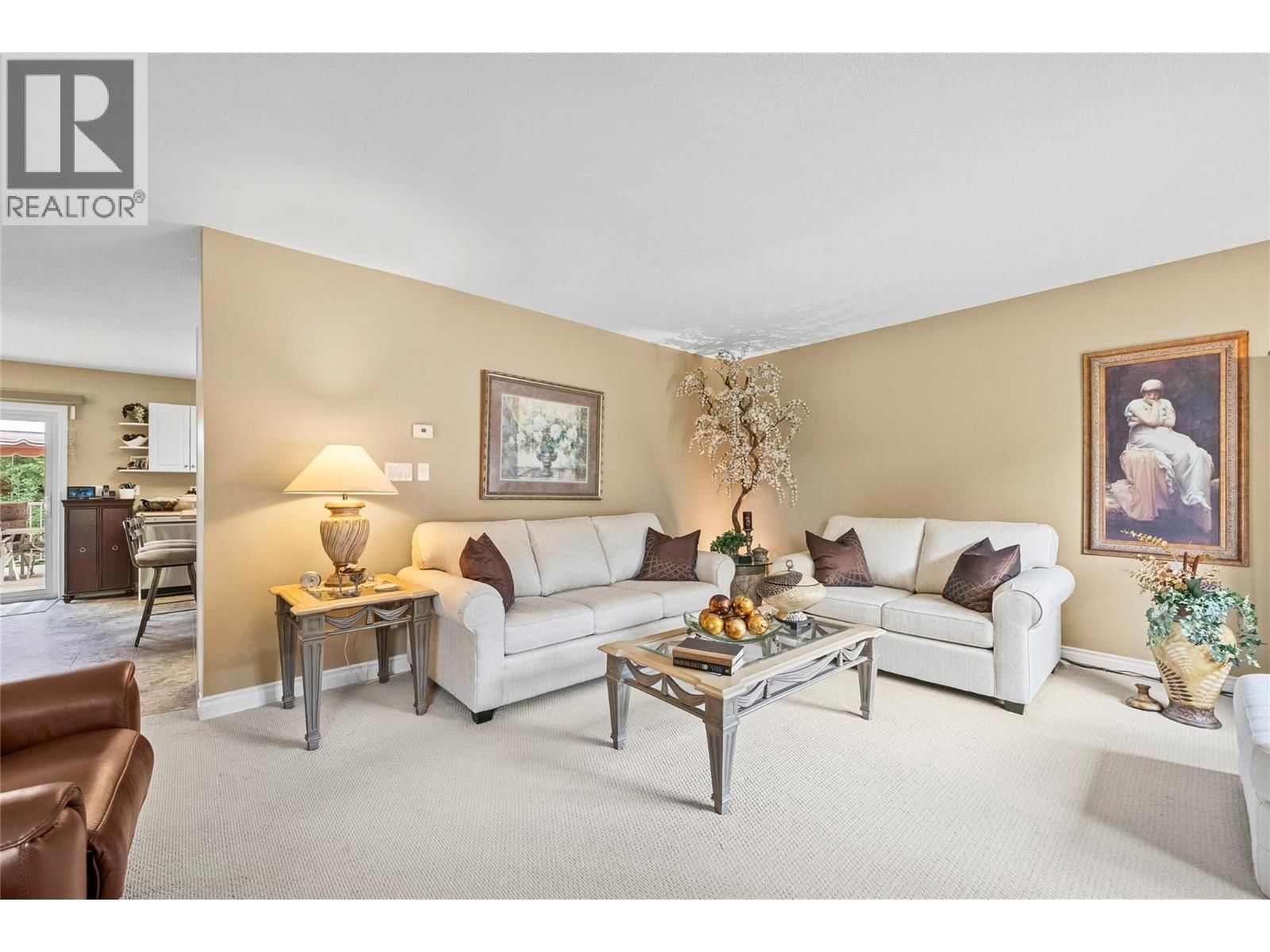 2524 PARKDALE PLACE Image 6