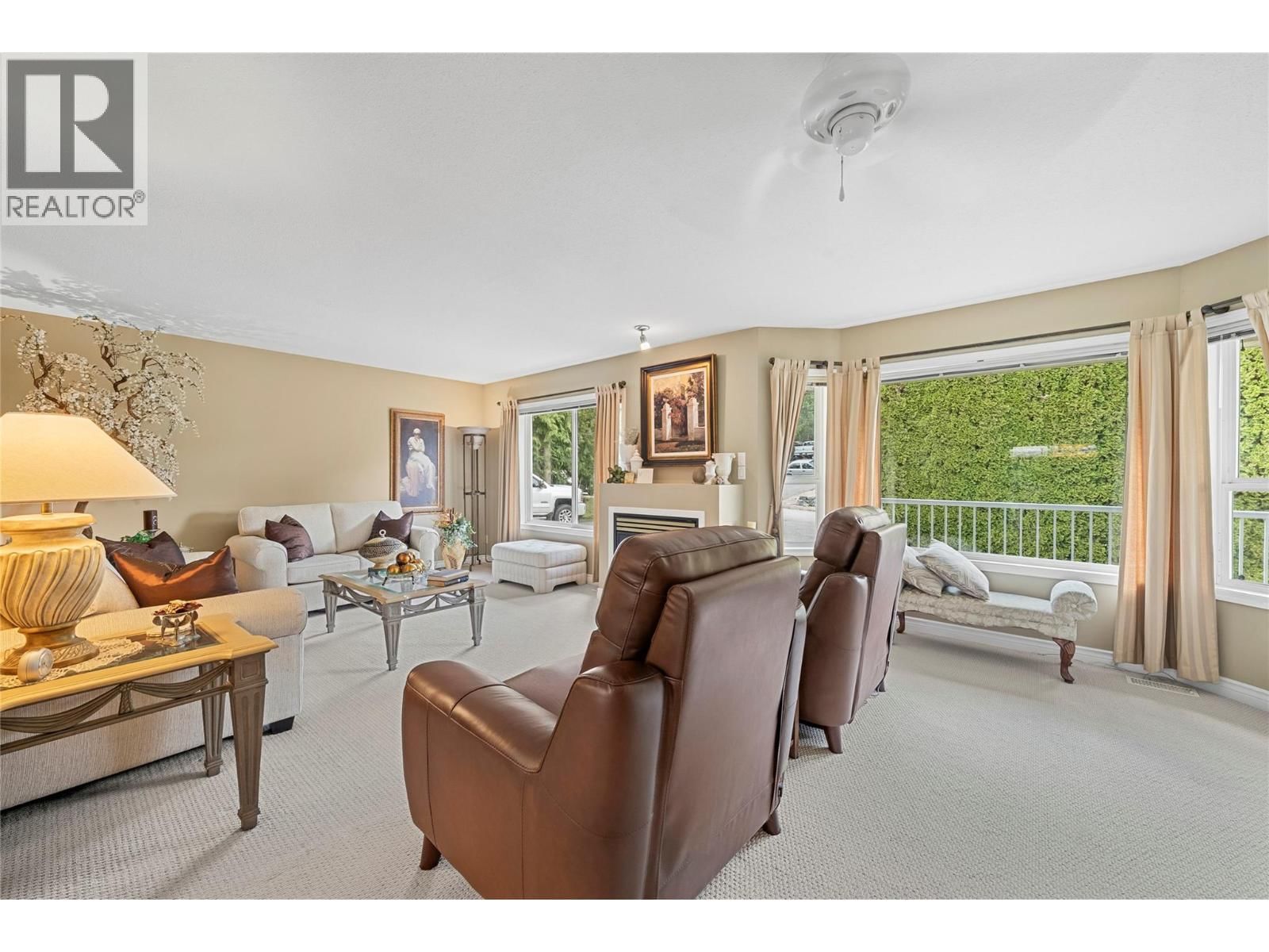 2524 PARKDALE PLACE Image 8