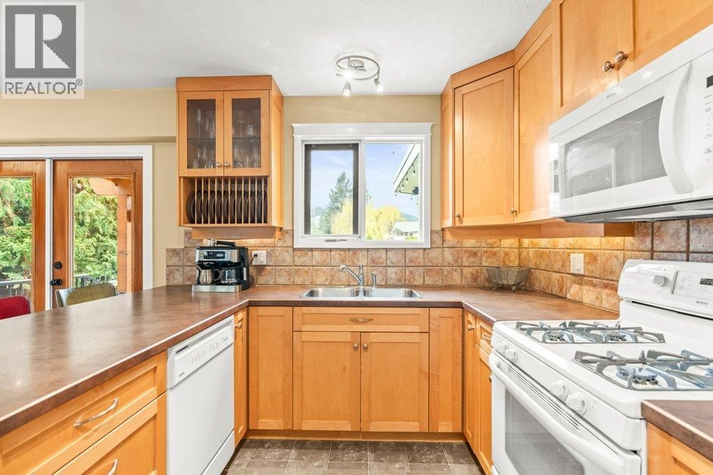 1784 HIGHLAND DRIVE NORTH Image 11