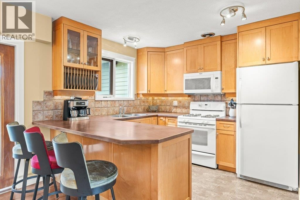 1784 HIGHLAND DRIVE NORTH Image 12