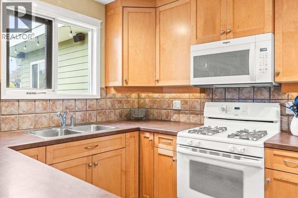 1784 HIGHLAND DRIVE NORTH Image 13